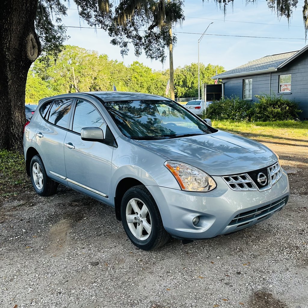 2013 Nissan Rogue S photo 2