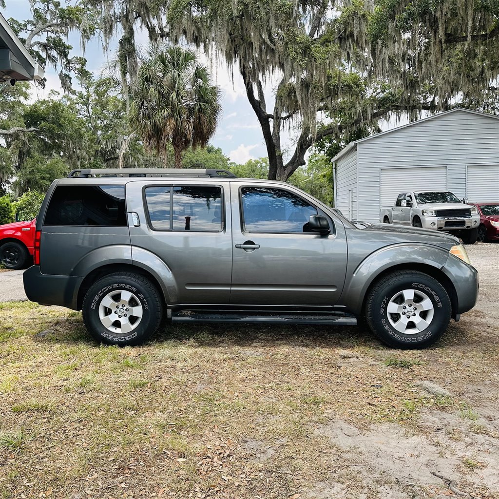 2008 Nissan Pathfinder S photo 16