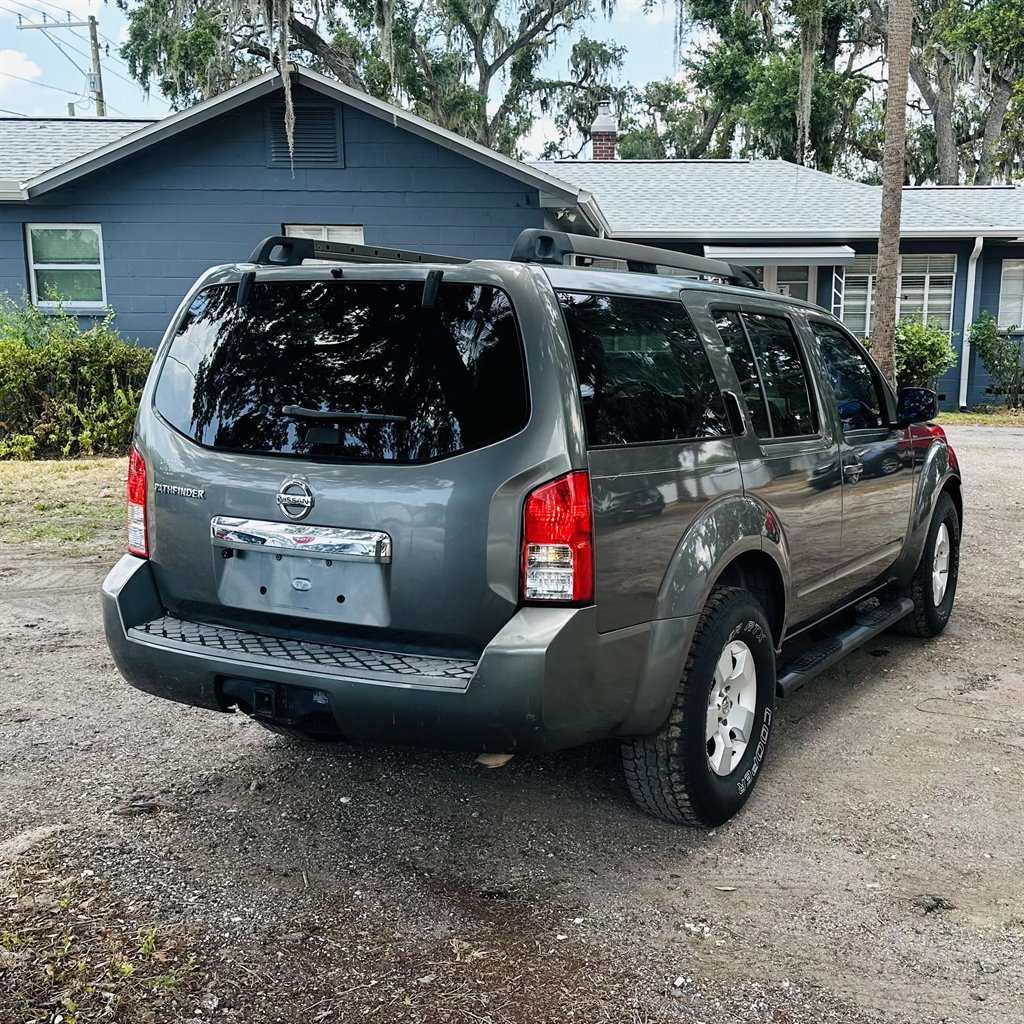 2008 Nissan Pathfinder S photo 5