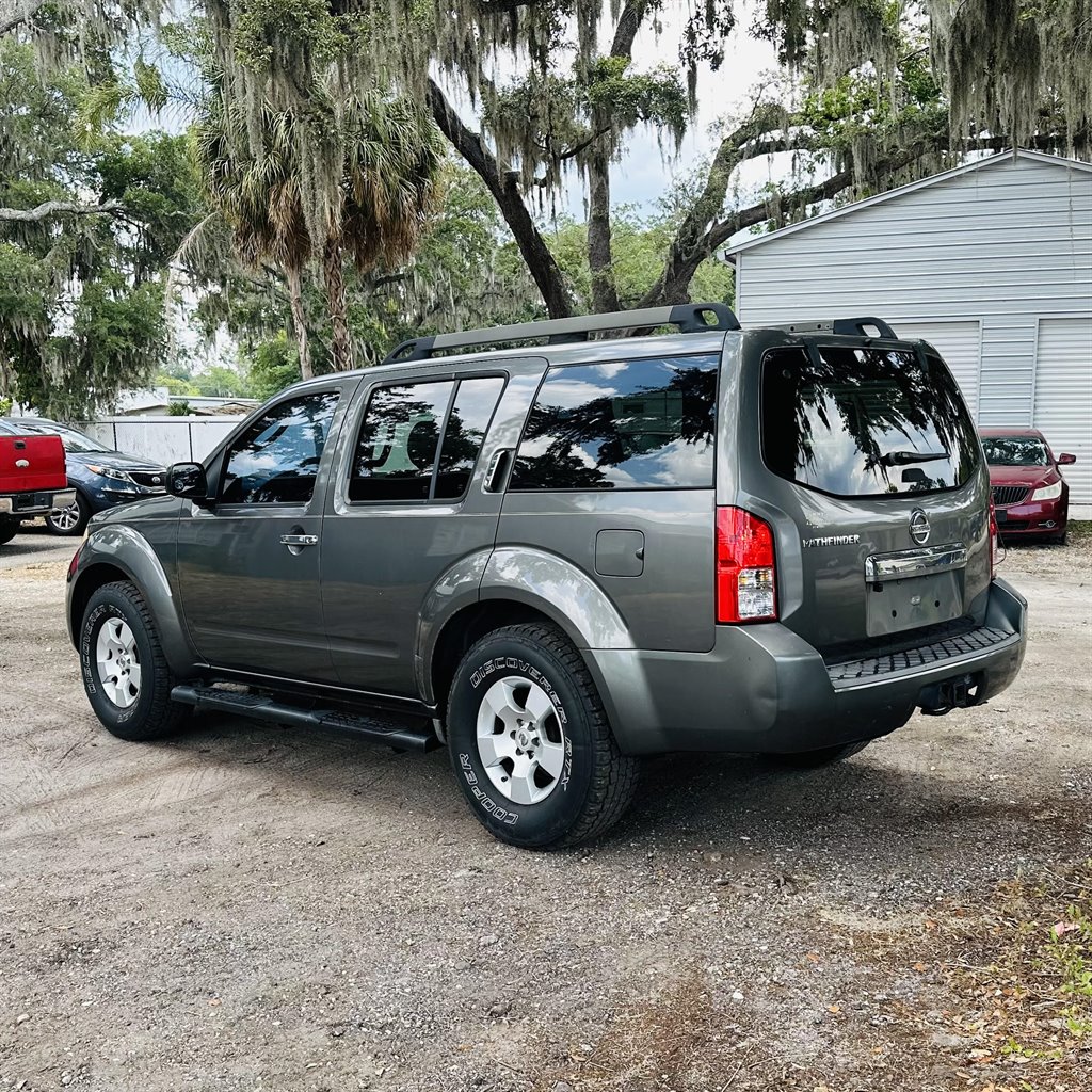 2008 Nissan Pathfinder S photo 10