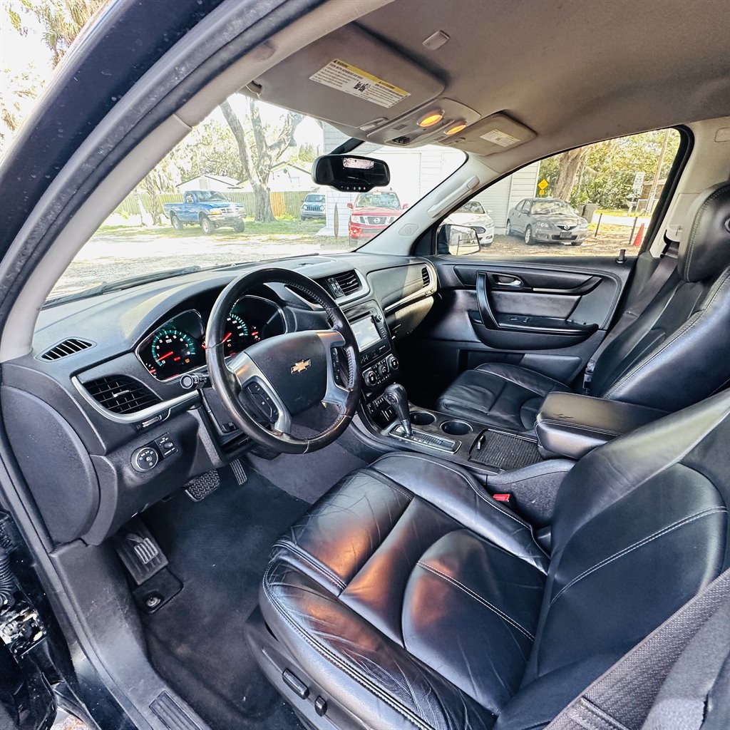 2015 Chevrolet Traverse 2LT photo 12