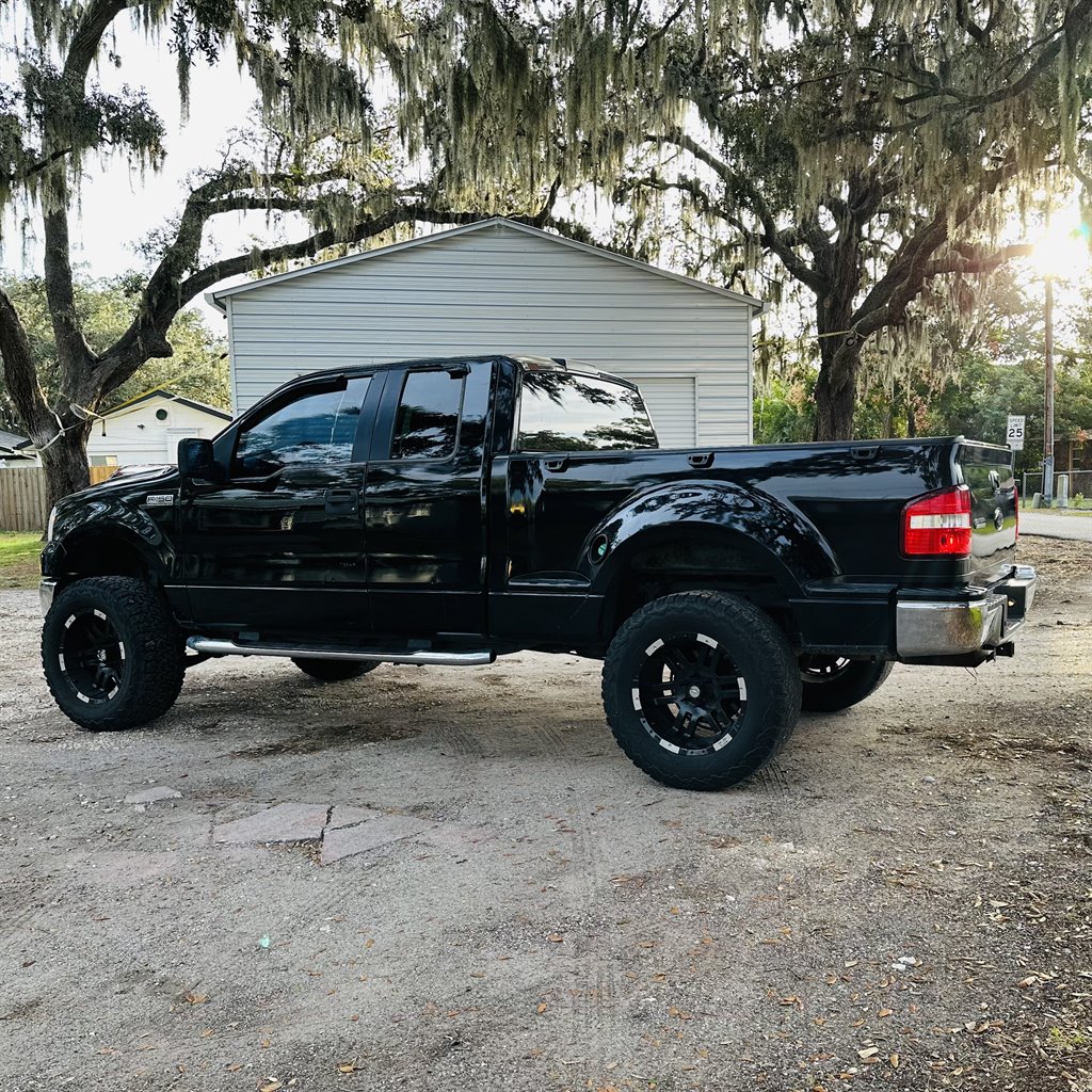 2006 Ford F-150 XLT photo 9