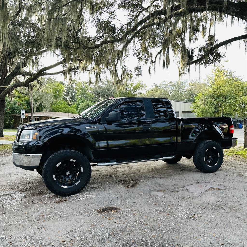 2006 Ford F-150 XLT photo 11