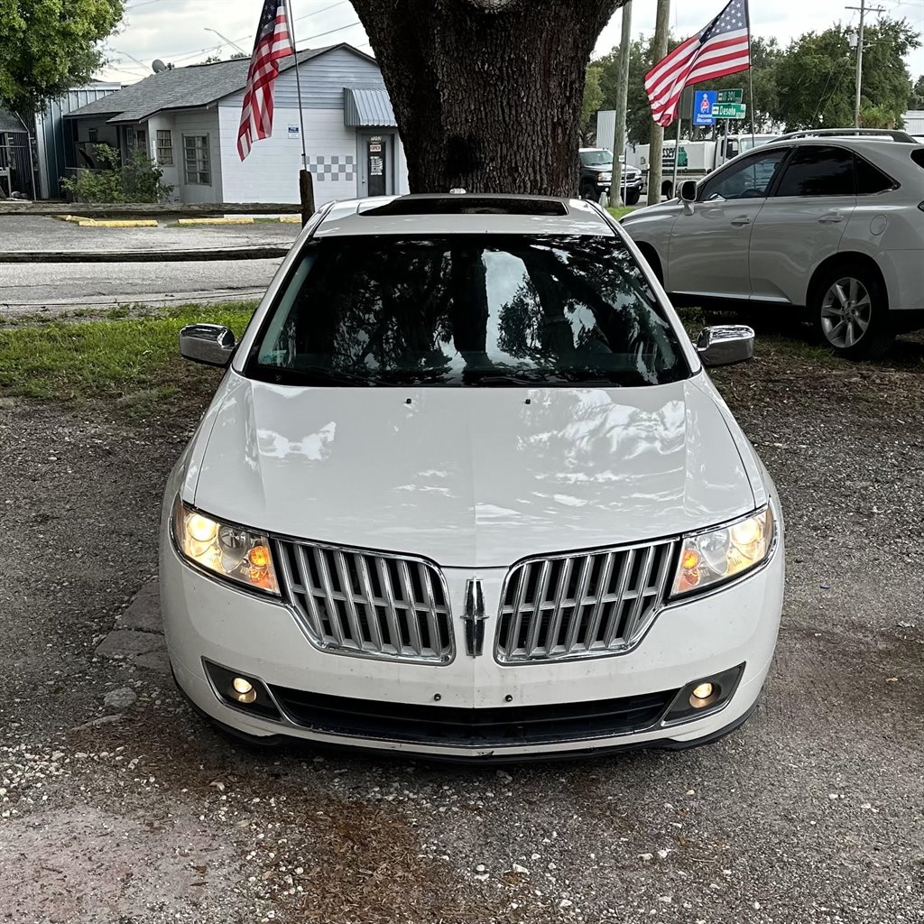 2011 Lincoln MKZ Base photo 4