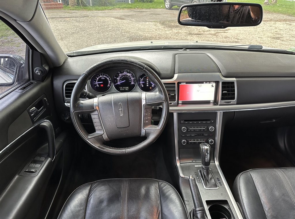 2011 Lincoln MKZ Base photo 12