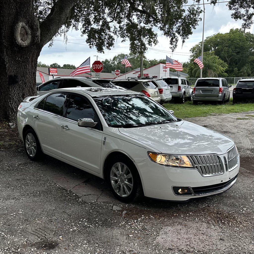 2011 Lincoln MKZ Base photo 3