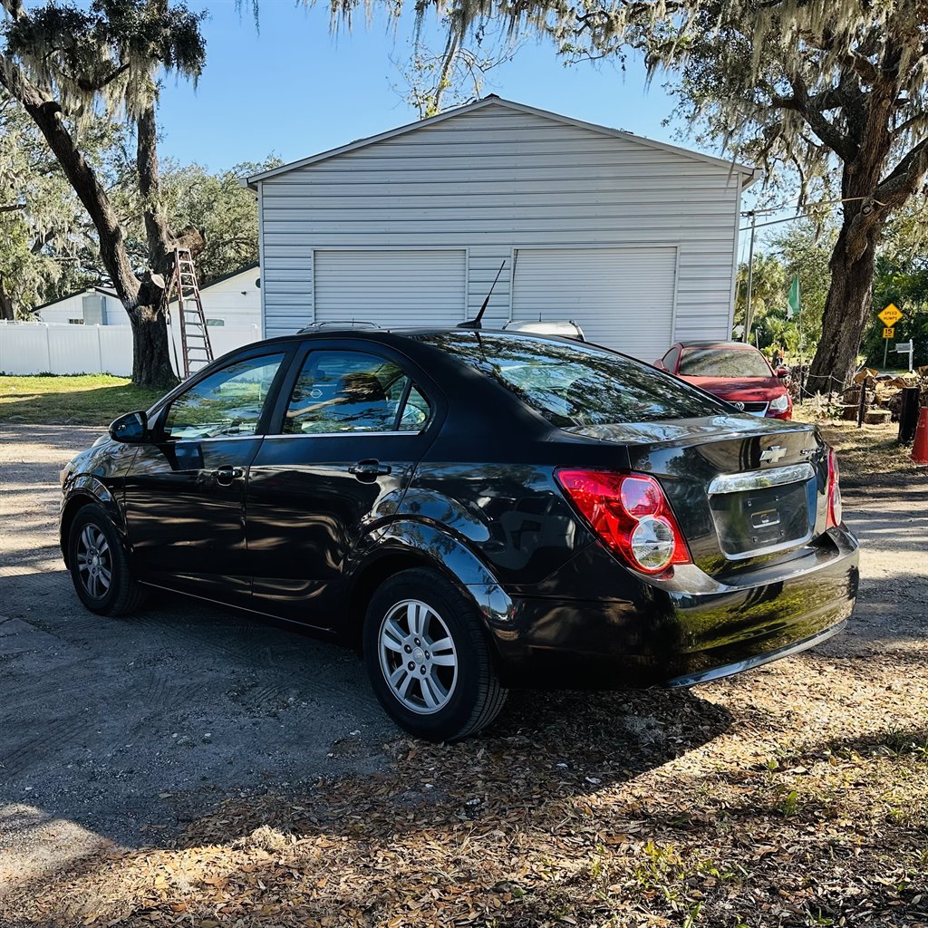 2014 Chevrolet Sonic LT photo 5