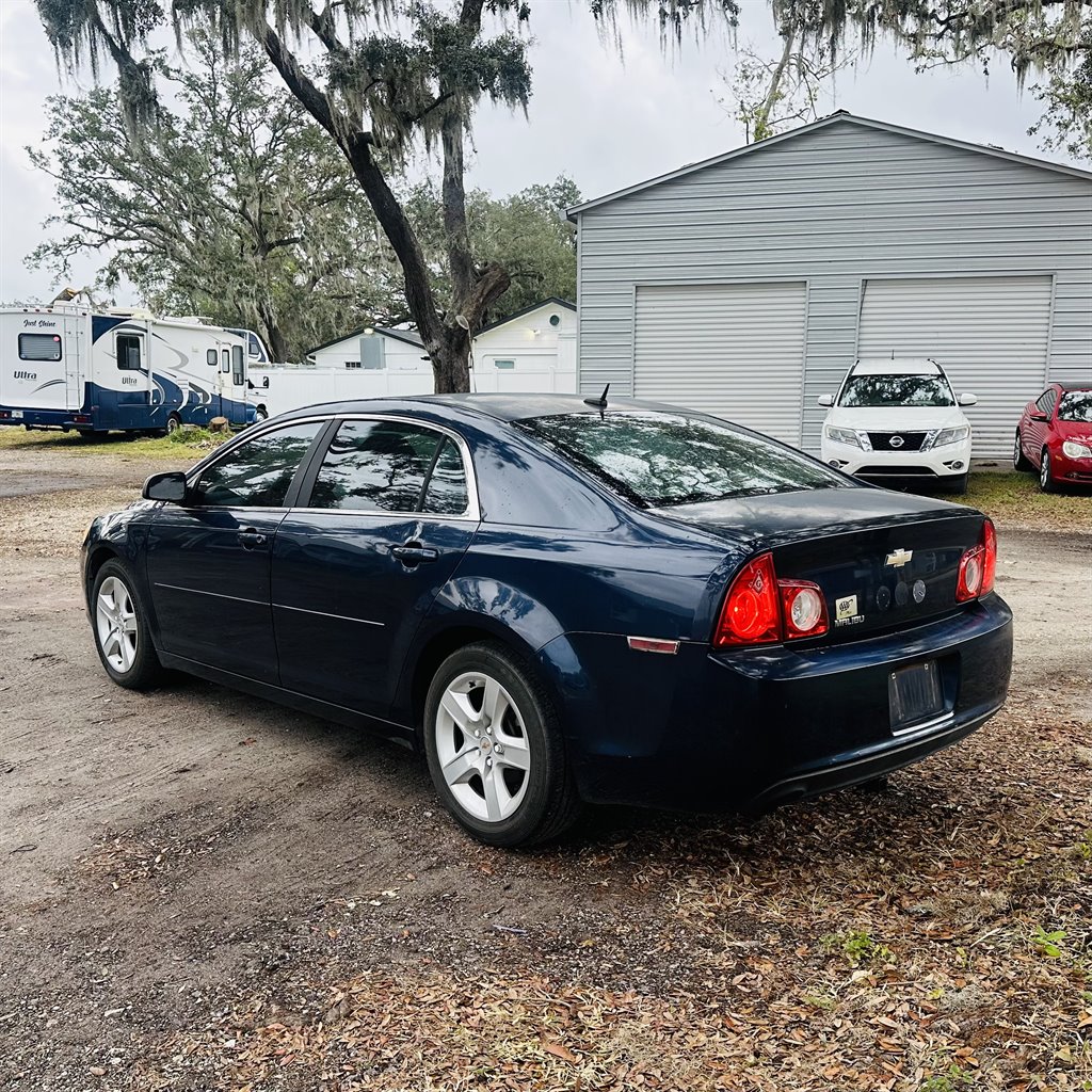 2011 Chevrolet Malibu 1LS photo 5