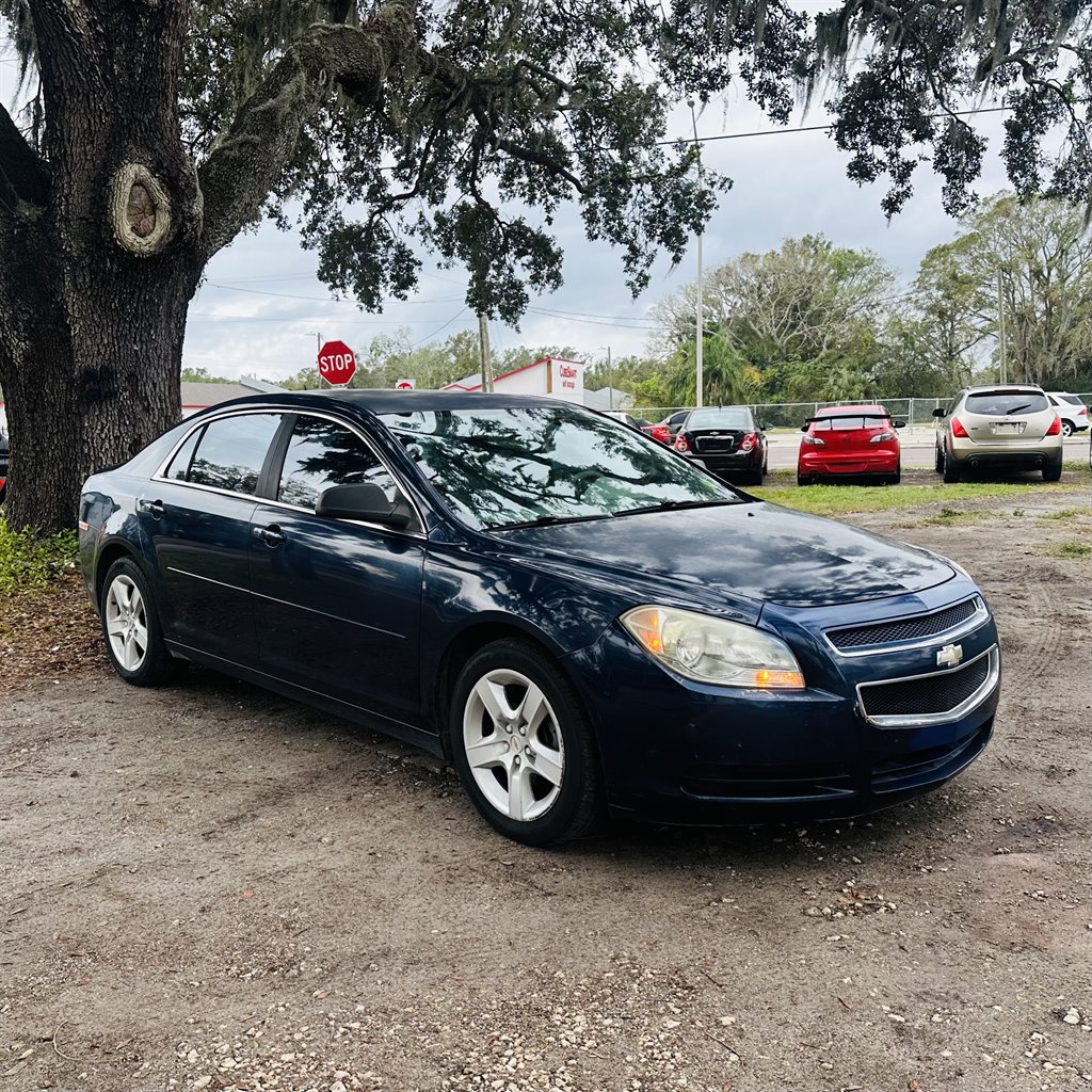 2011 Chevrolet Malibu 1LS photo 2