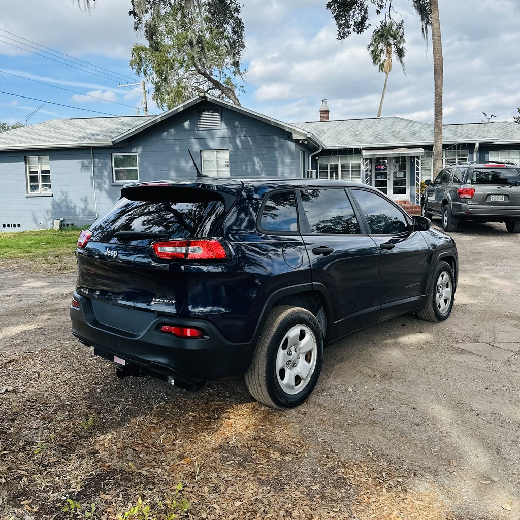 2014 Jeep Cherokee Sport photo 6