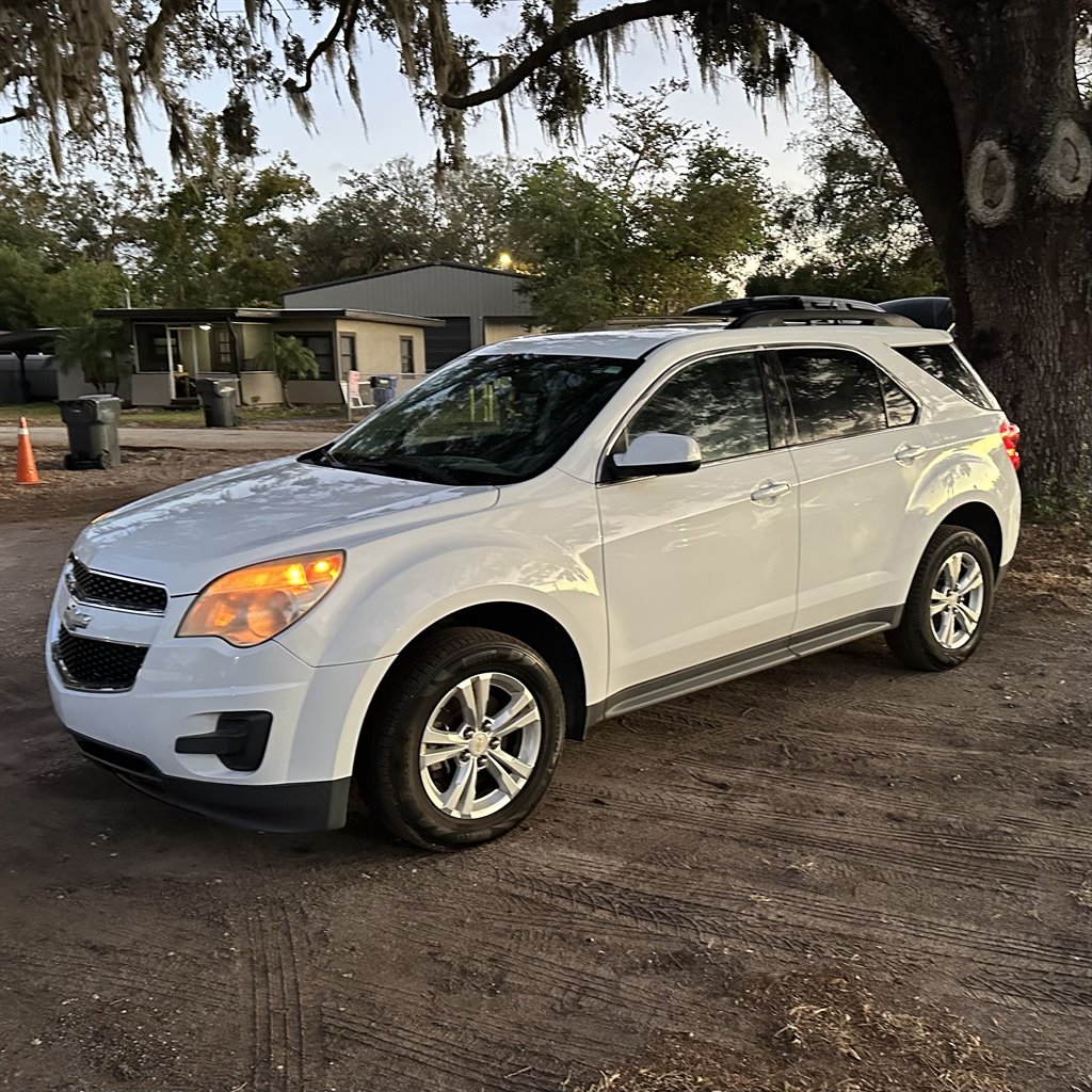 2011 Chevrolet Equinox 1LT photo 2