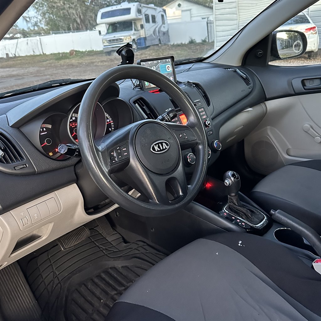 2012 Kia Forte LX photo 8