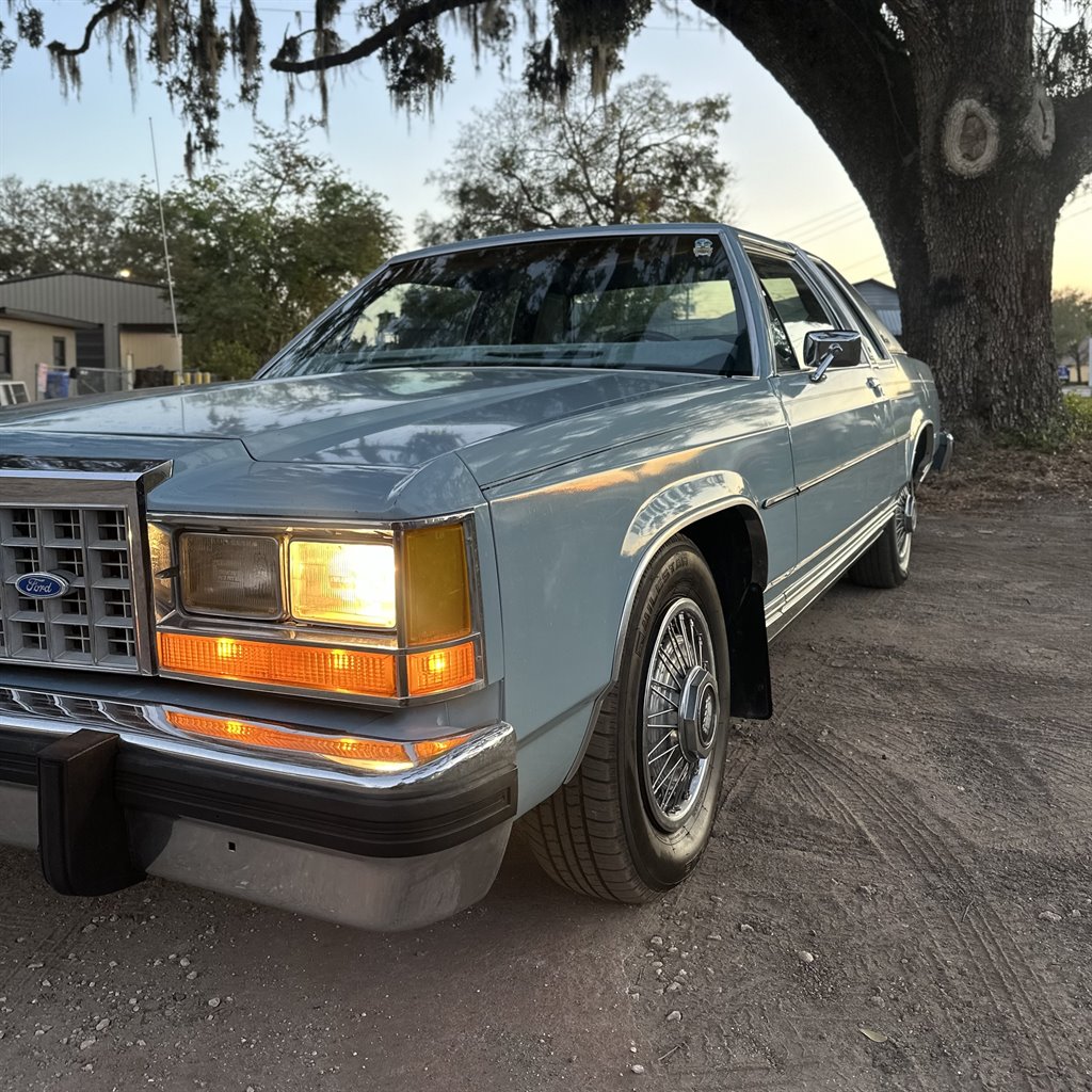 1986 Ford LTD null photo 3