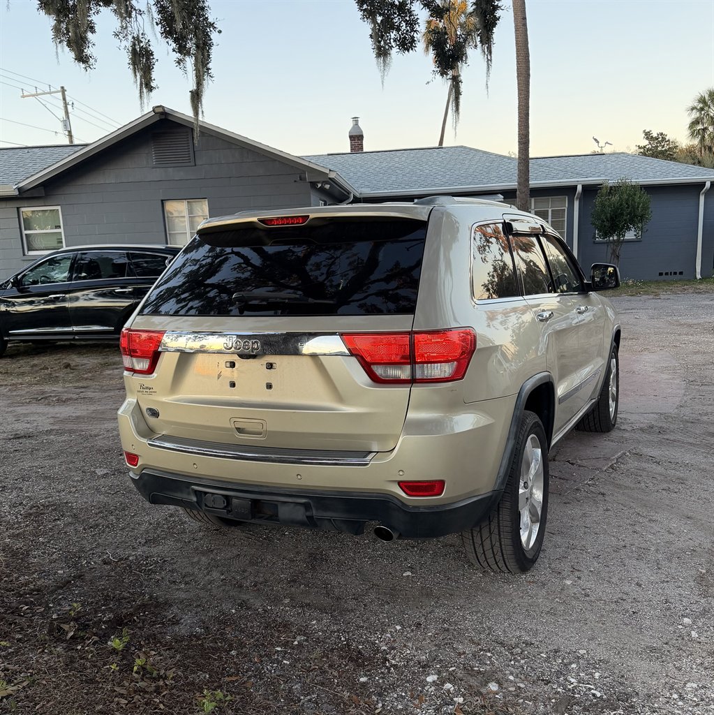 2011 Jeep Grand Cherokee Overland - Photo 6