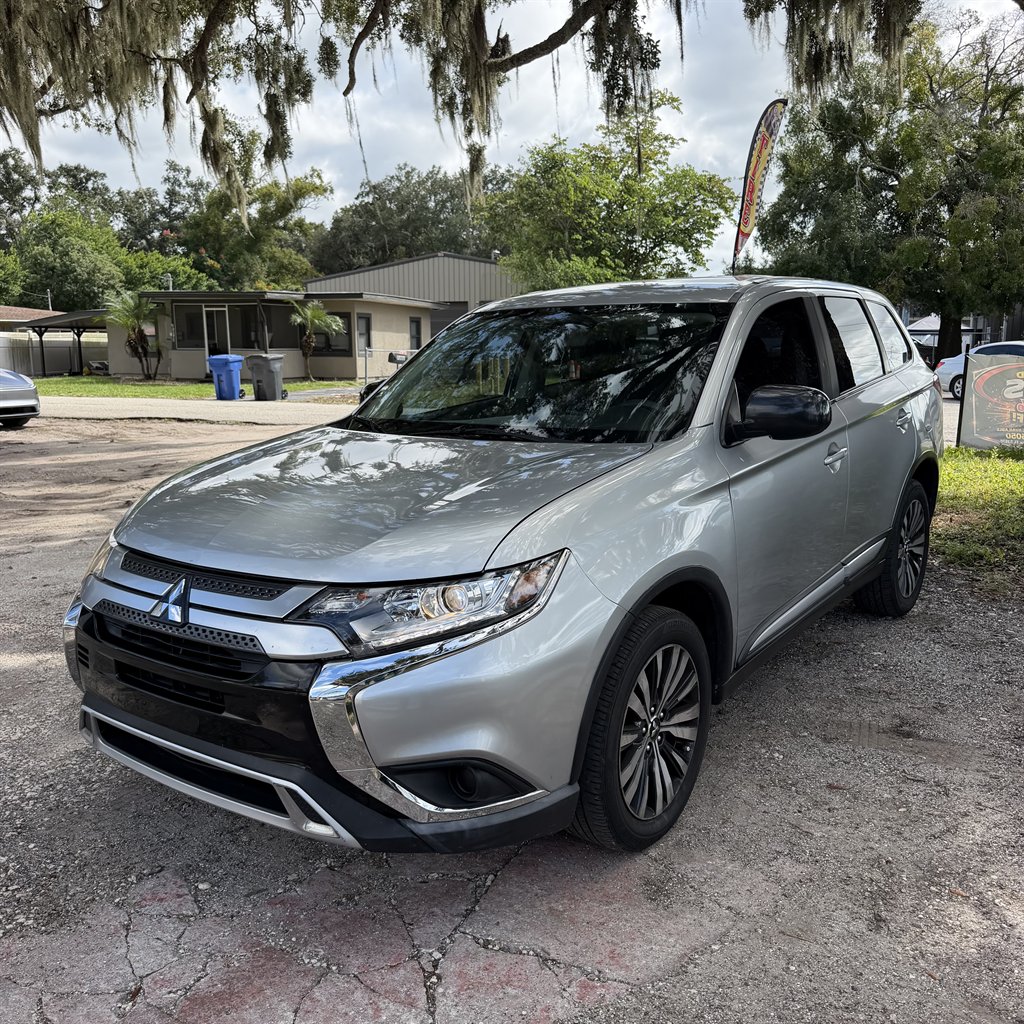2020 Mitsubishi Outlander ES